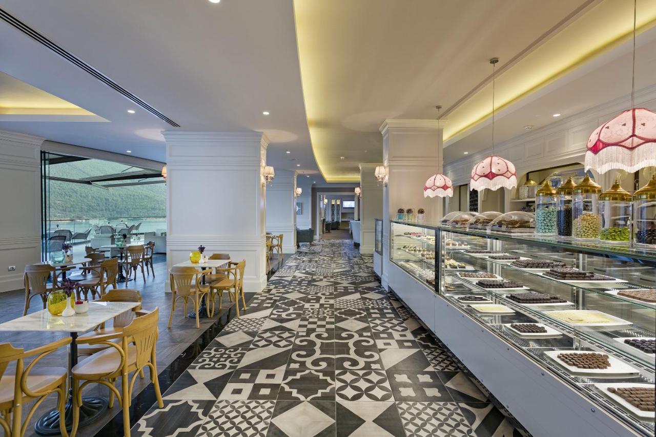 Titanic Luxury Collection Bodrum Гюверджинлик