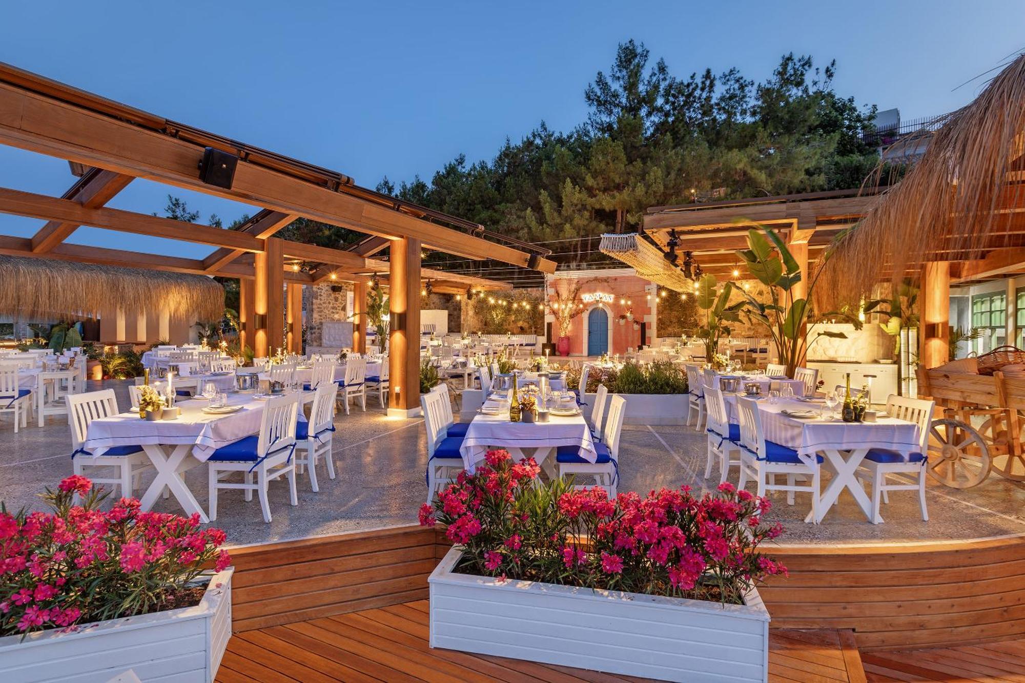 Titanic Luxury Collection Bodrum Курортный комплекс Гюверджинлик