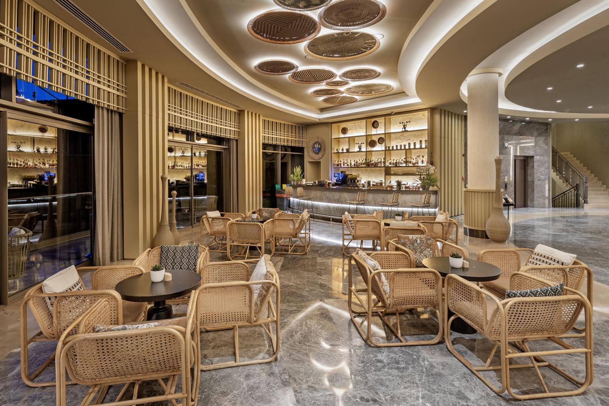 Курортный комплекс Titanic Luxury Collection Bodrum